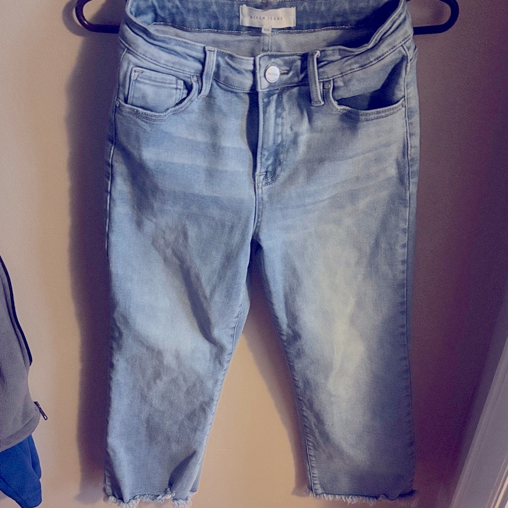 Classic Light Blue Cropped Women's Jeans